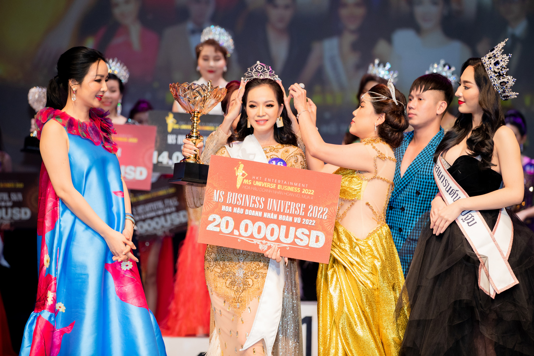 Cô gái gốc Việt trong nhóm nhạc đàn em BTS; Nữ doanh nhân Bình Thuận đăng quang ở Bangkok - Ảnh 5.