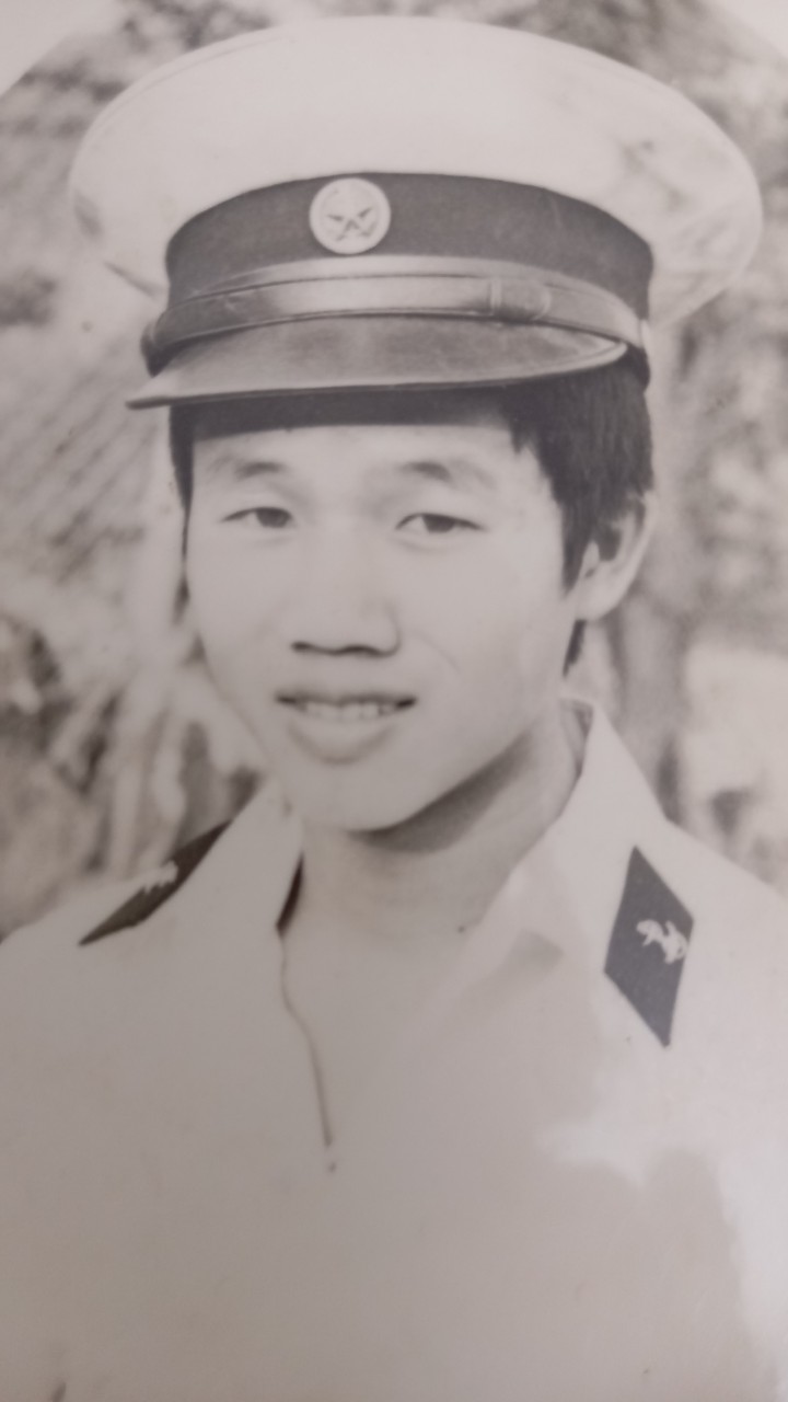 Hàng trăm du khách, người dân viếng khu tưởng niệm chiến sĩ Gạc Ma - Ảnh 7. Hàng trăm du khách, người dân viếng khu tưởng niệm chiến sĩ Gạc Ma - Ảnh 7.