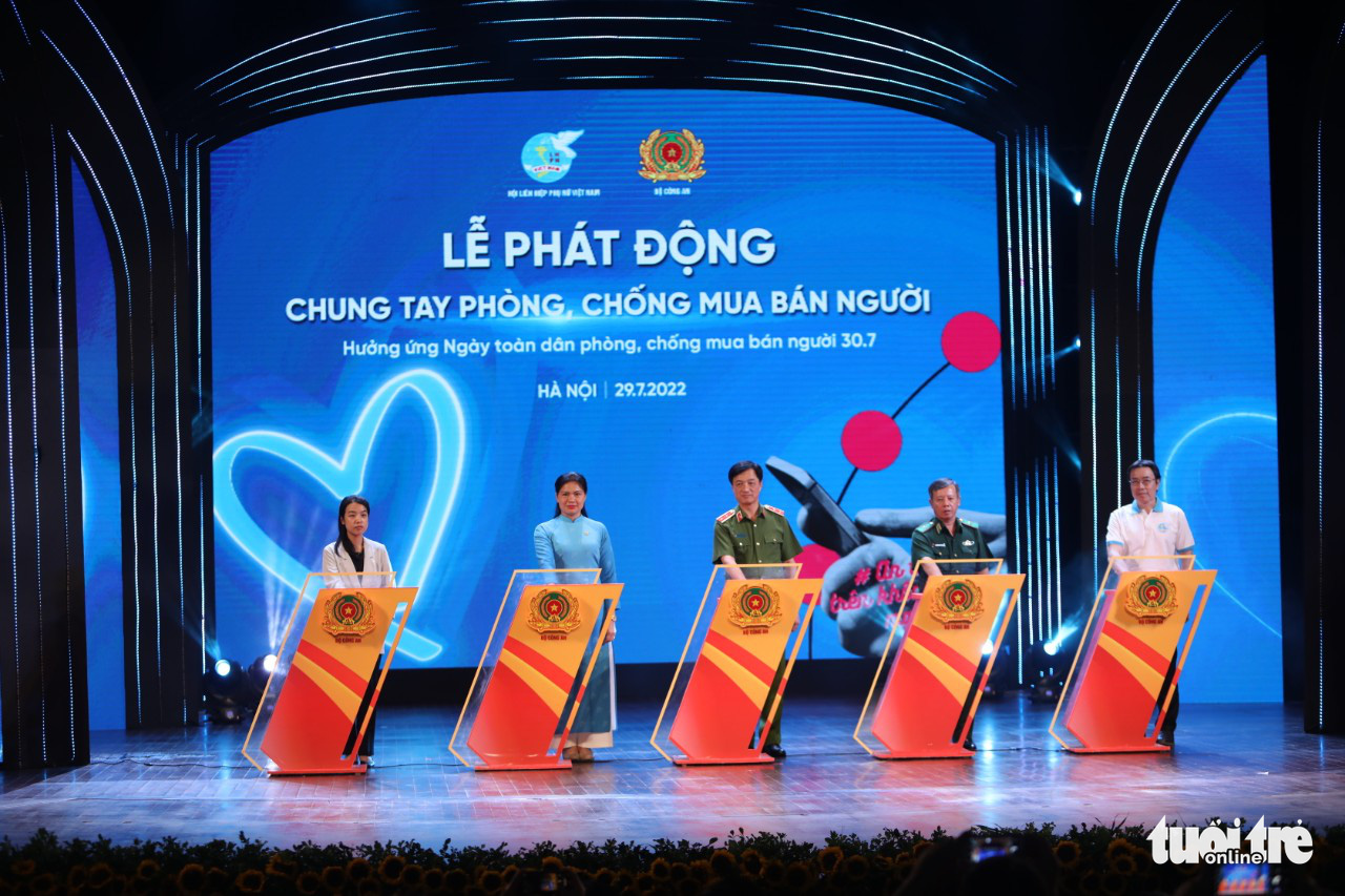 Ngăn chặn mua bán người trên các tuyến, địa bàn trọng điểm và không gian mạng - Ảnh 3. Ngăn chặn mua bán người trên các tuyến, địa bàn trọng điểm và không gian mạng - Ảnh 3.