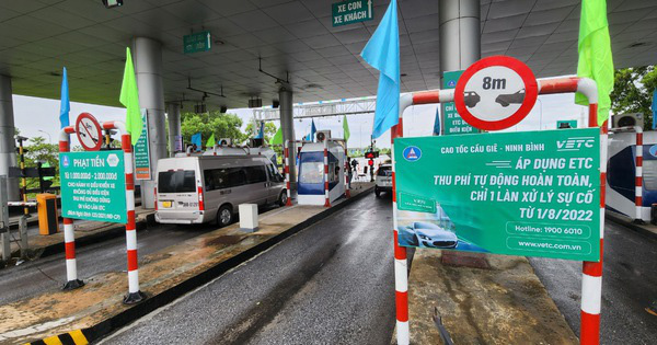 Bộ Giao thông vận tải yêu cầu khắc phục triệt để tồn tại, bất cập khi thu phí không dừng - Ảnh 1.