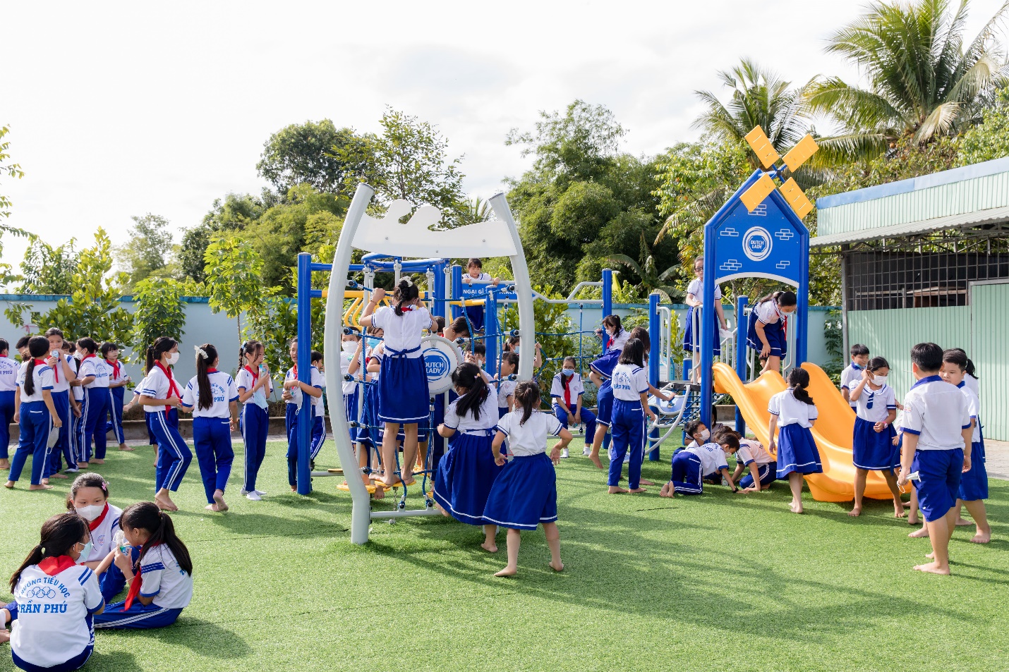 Chặng đường mang 1,5 triệu ly sữa của hành trình vì một Việt Nam vươn cao vượt trội - Ảnh 5. Chặng đường mang 1,5 triệu ly sữa của hành trình vì một Việt Nam vươn cao vượt trội - Ảnh 5.