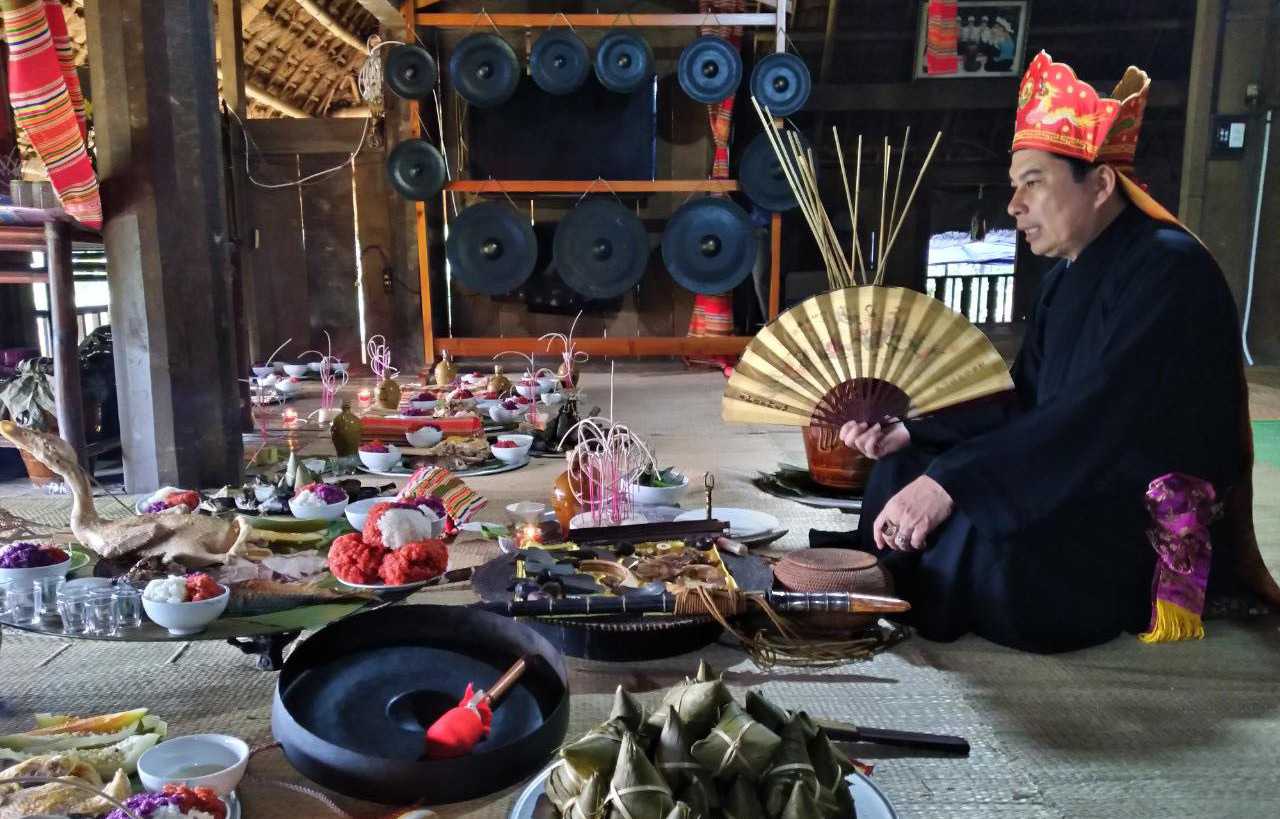 Lập hồ sơ trình UNESCO ghi danh Mo Mường là di sản cần bảo vệ khẩn cấp - Ảnh 1. Lập hồ sơ trình UNESCO ghi danh Mo Mường là di sản cần bảo vệ khẩn cấp - Ảnh 1.