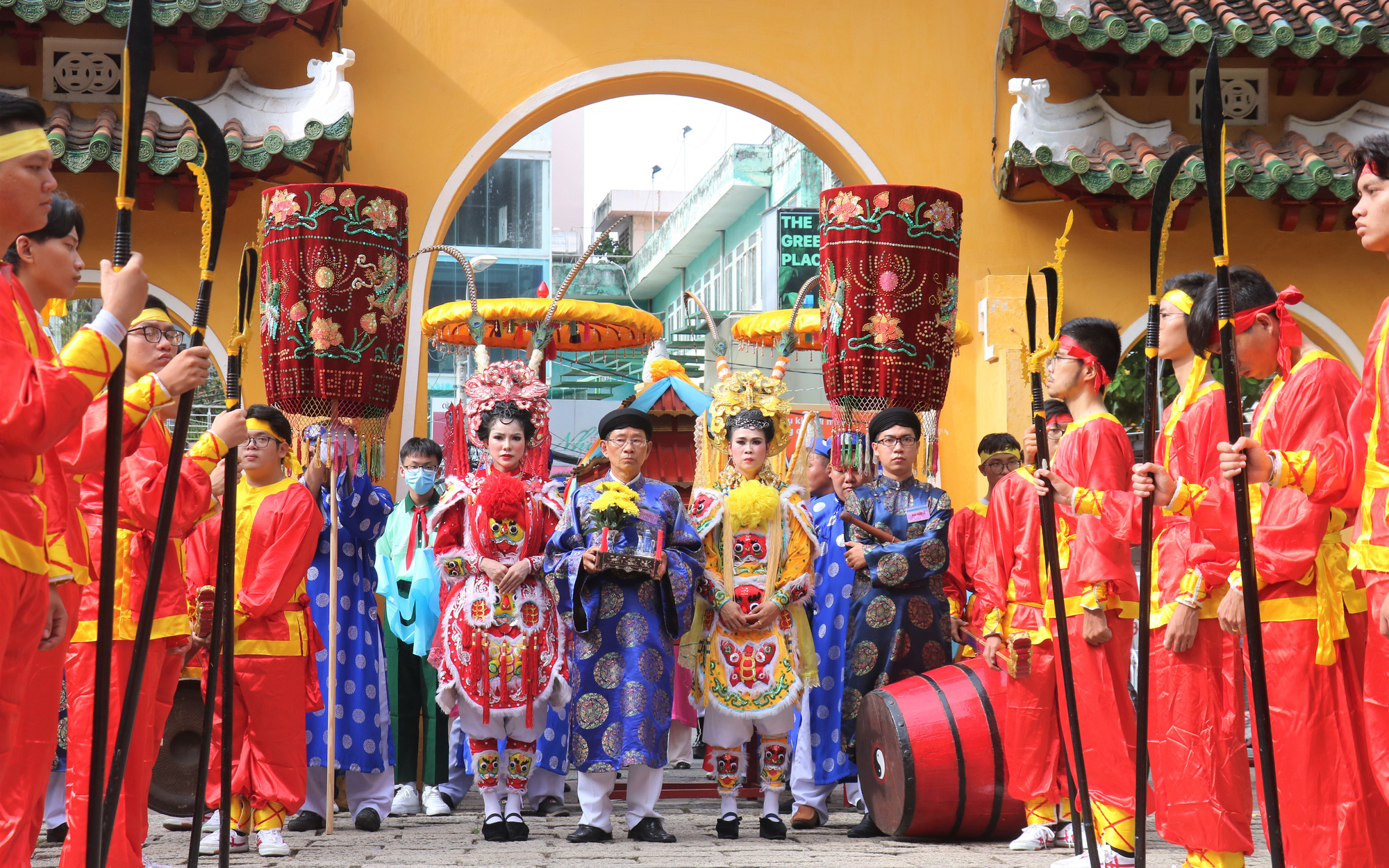Đến Lễ hội Khai hạ - Cầu an tại lăng Lê Văn Duyệt, mong vạn vật phát triển thái hoà - Ảnh 10.