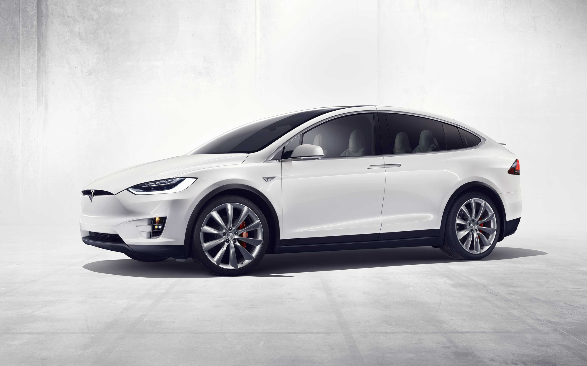 Cứ 10 ô tô bán ra có 1 xe điện: Tesla và hãng xe Trung Quốc đua tranh ngôi đầu