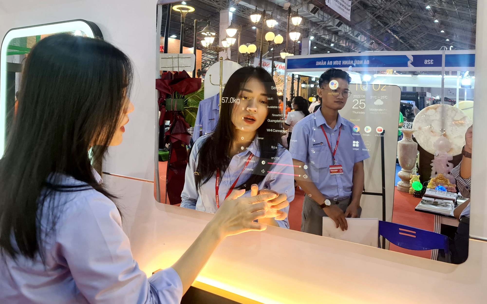 'Bê tông xanh' cho xây dựng, làm với vỏ hạt mắc ca- Ảnh 4. 1.000 gian hàng giới thiệu sản phẩm mới, công nghệ tiên tiến ngành xây dựng