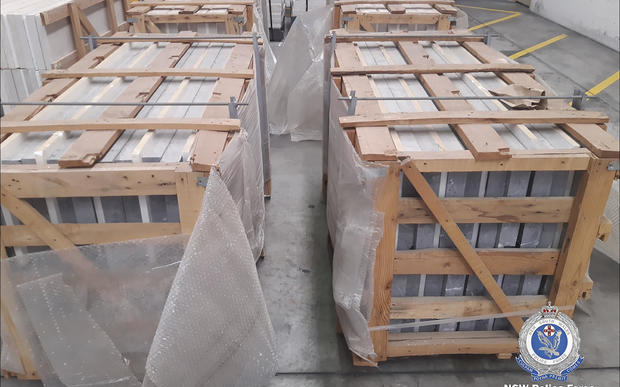 Úc bắt công dân Malaysia vì nhập 100kg ma túy đá giấu trong đế giày- Ảnh 3. Úc thu giữ lượng ma túy đá kỷ lục, trị giá 1,1 tỉ USD