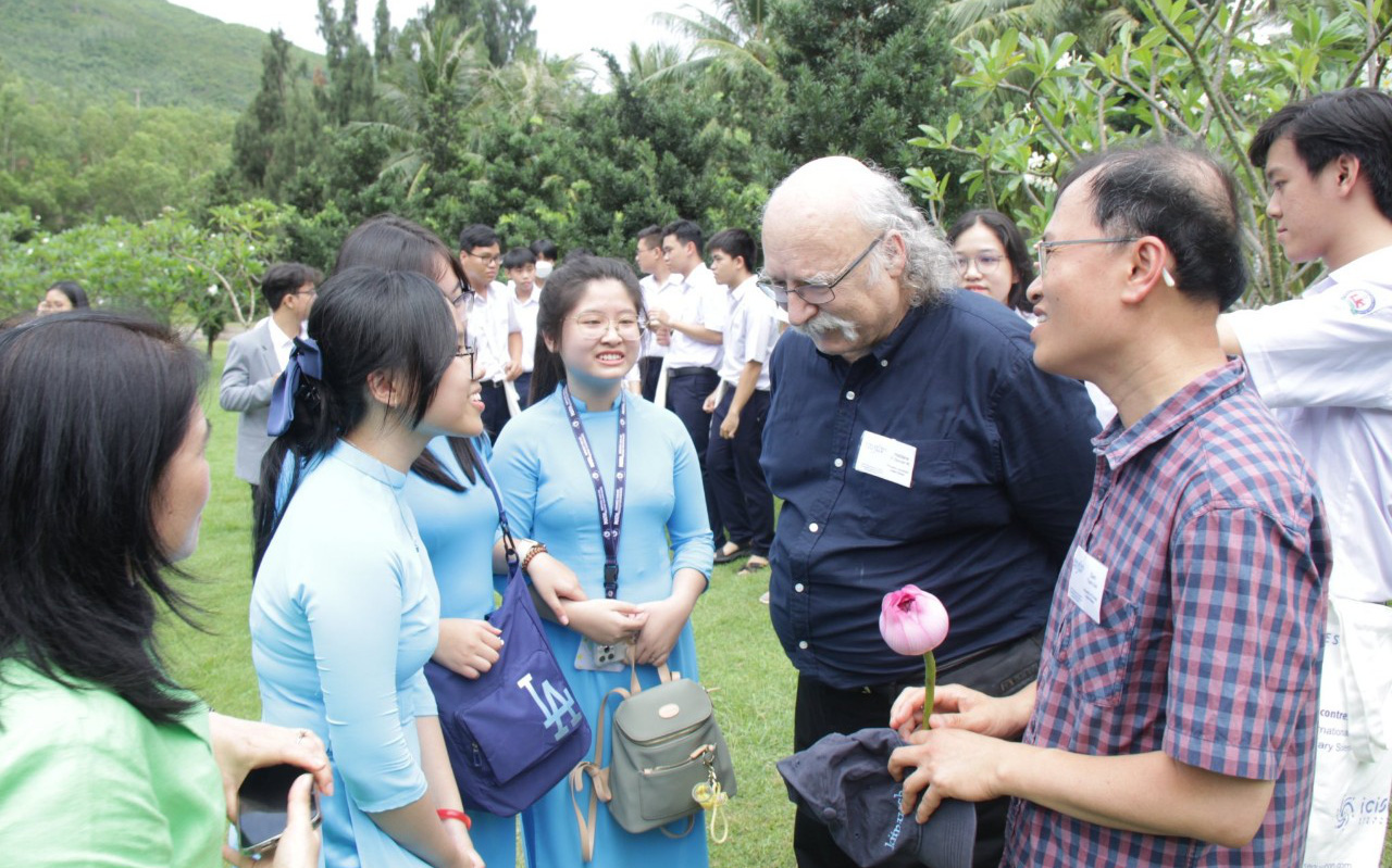 Trung tâm ICISE ra mắt câu lạc bộ thu gom phế liệu- Ảnh 3. Bình Định đề nghị hỗ trợ gần 12,6 tỉ đồng cho hoạt động của ICISE và Trung tâm Khám phá khoa học