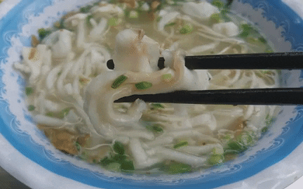 Quán bánh canh 10K ở Quy Nhơn mỗi ngày bán 3 tiếng là hết- Ảnh 7. Bánh canh cá lóc Sài Gòn, hương đồng gió nội nóng, ngon nghẹn ngào