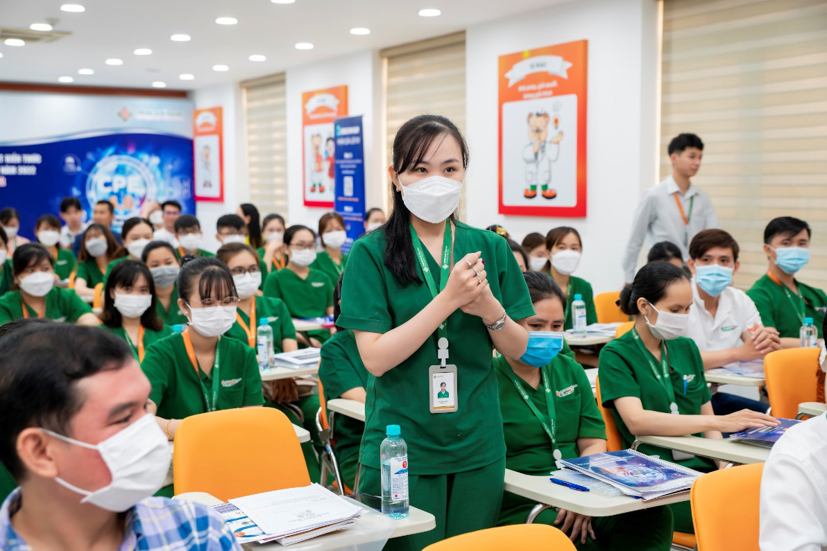 Servier Việt Nam và Trung Sơn phối hợp nâng tầm dược sĩ - Ảnh 1. Servier Việt Nam và Trung Sơn phối hợp nâng tầm dược sĩ - Ảnh 1.