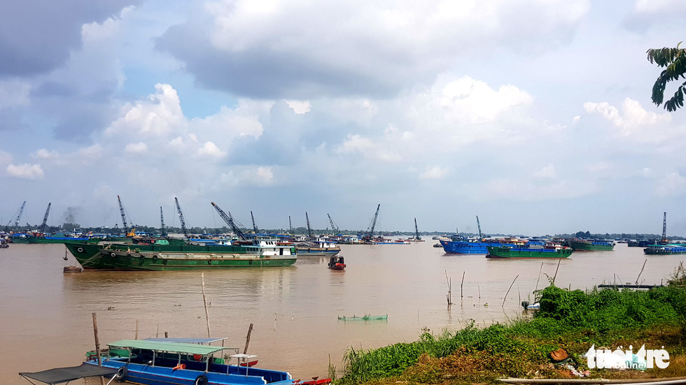 Khan hiếm cát san lấp: Bộ đề nghị 6 tỉnh, thành miền Tây hỗ trợ tìm cát đắp nền cao tốc - Ảnh 1. Khan hiếm cát san lấp: Bộ đề nghị 6 tỉnh, thành miền Tây hỗ trợ tìm cát đắp nền cao tốc - Ảnh 1.
