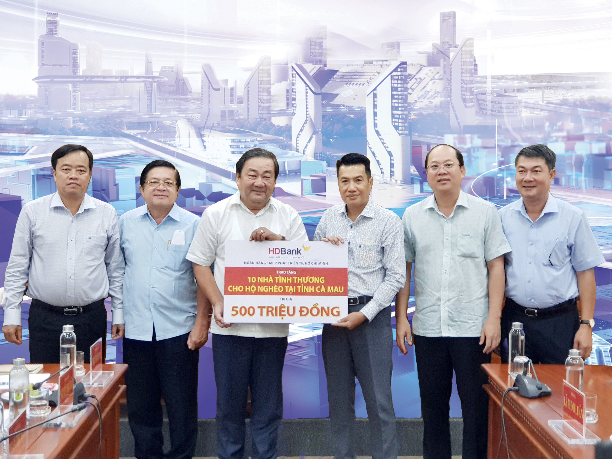 HDBank tiếp tục trao tặng 10 căn nhà tình thương cho tỉnh Cà Mau - Ảnh 1. HDBank tiếp tục trao tặng 10 căn nhà tình thương cho tỉnh Cà Mau - Ảnh 1.