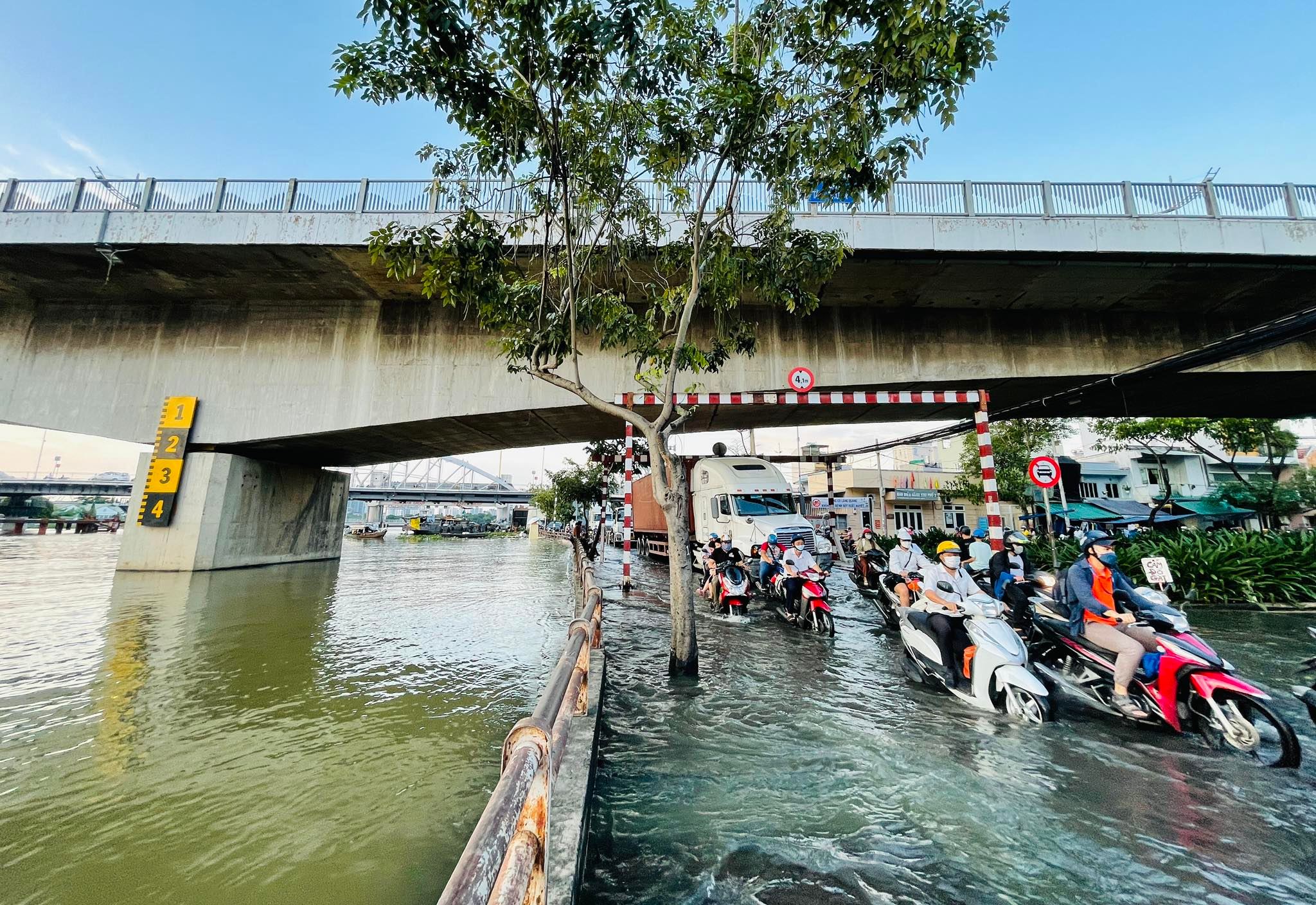 Tin sáng 2-10: Lũ về ĐBSCL cao hơn nhiều năm; 112.000 doanh nghiệp rút khỏi thị trường trong 9 tháng - Ảnh 3. Tin sáng 2-10: Lũ về ĐBSCL cao hơn nhiều năm; 112.000 doanh nghiệp rút khỏi thị trường trong 9 tháng - Ảnh 3.