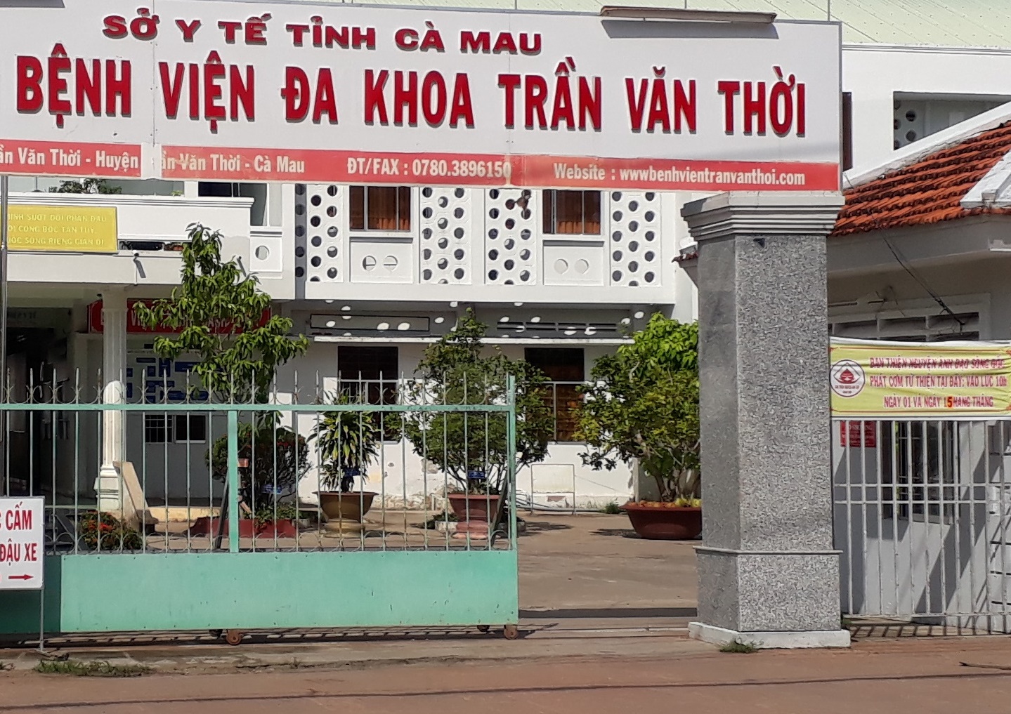 Bác sĩ được hỗ trợ đào tạo rồi bỏ việc, Cà Mau đề nghị các bệnh viện không tuyển dụng - Ảnh 1. Bác sĩ được hỗ trợ đào tạo rồi bỏ việc, Cà Mau đề nghị các bệnh viện không tuyển dụng - Ảnh 1.