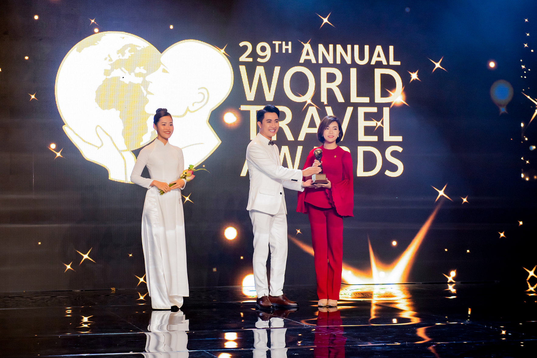 Sun Group được vinh danh Tập đoàn du lịch hàng đầu Châu Á 2022 - Ảnh 1.