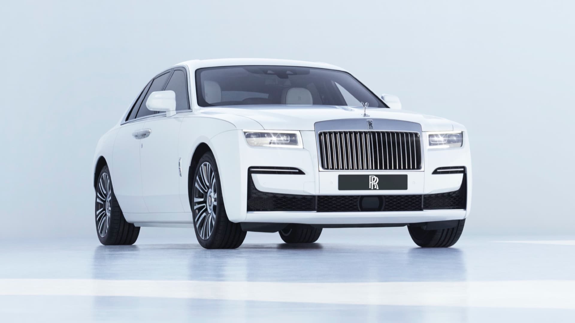 Kinh tế toàn cầu u ám, xe sang Rolls-Royce vẫn bán ào ào - Ảnh 1.