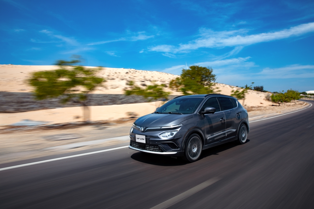 Bộ đôi xe điện VinFast lần đầu vào Top 10 xe bán chạy nhất thị trường - Ảnh 2. Bộ đôi xe điện VinFast lần đầu vào Top 10 xe bán chạy nhất thị trường - Ảnh 2.