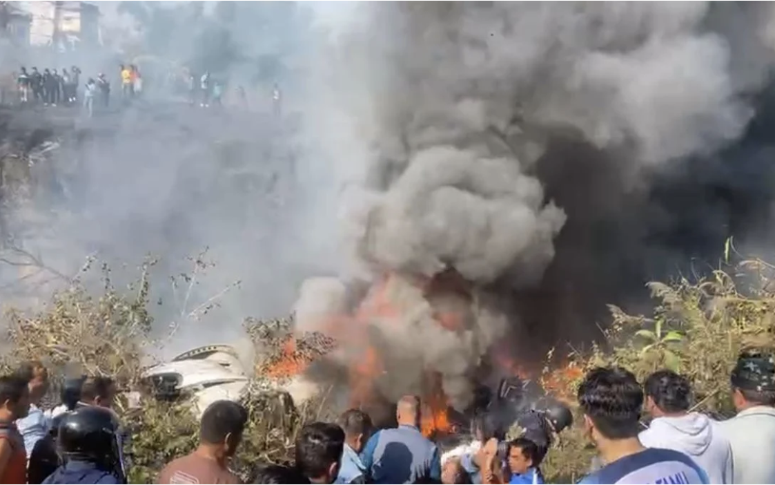 Máy bay chở 72 người rơi ở Nepal