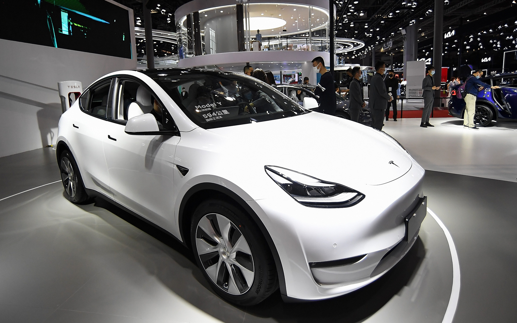 Người mua Tesla muốn tiết kiệm hơn gần 500 triệu đồng so với khách 