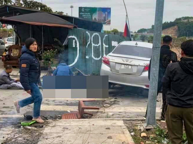 Xe điên tông 5 người thương vong ở Hạ Long chiều 25 Tết - Ảnh 1. Xe điên tông 5 người thương vong ở Hạ Long chiều 25 Tết - Ảnh 1.