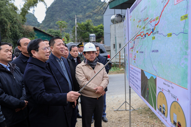 Thủ tướng lên biên giới thăm dân, đẩy nhanh cao tốc nối Cao Bằng - Lạng Sơn - Ảnh 3.