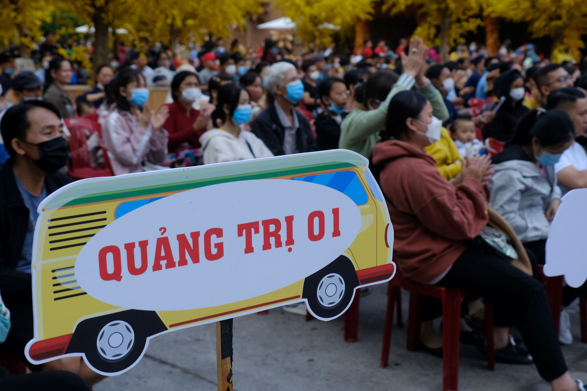 Mấy năm rồi được về quê đón Tết là nhờ có xe miễn phí - Ảnh 2.