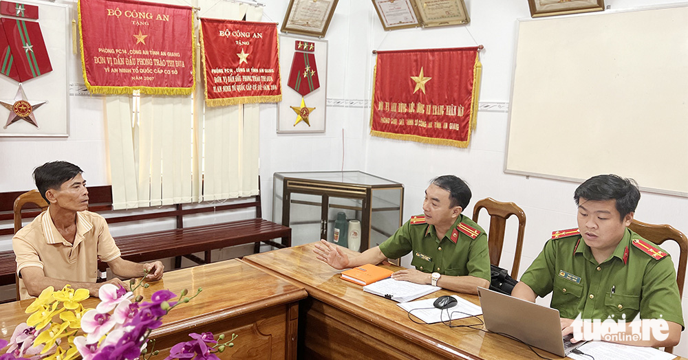 Bênh vực mẹ, con trai bị cha ruột đâm tử vong - Ảnh 1.