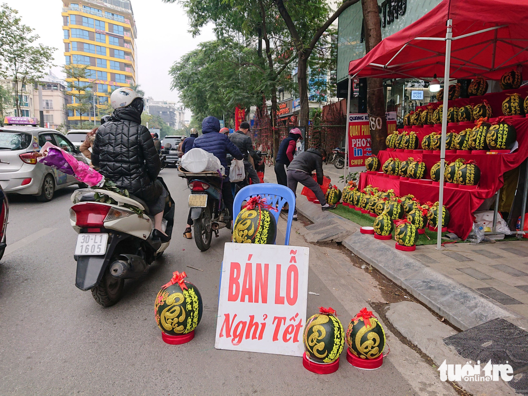 Hà Nội: lan hồ điệp ‘sale sập sàn’ vẫn vắng khách mua - Ảnh 4.