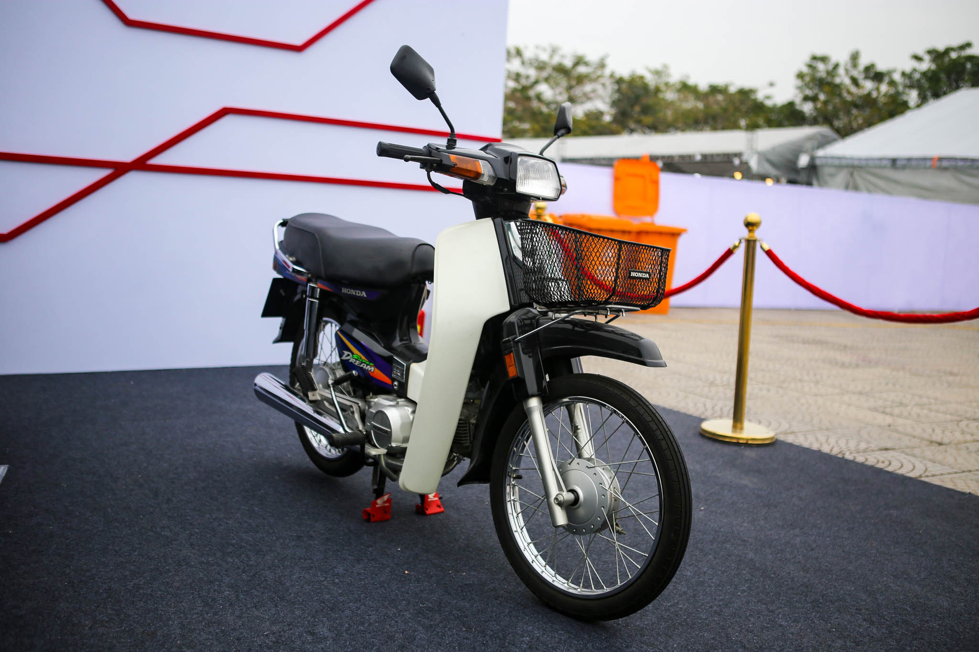 Honda Super Dream - Xe số mang nhiều hồi ức của người Việt