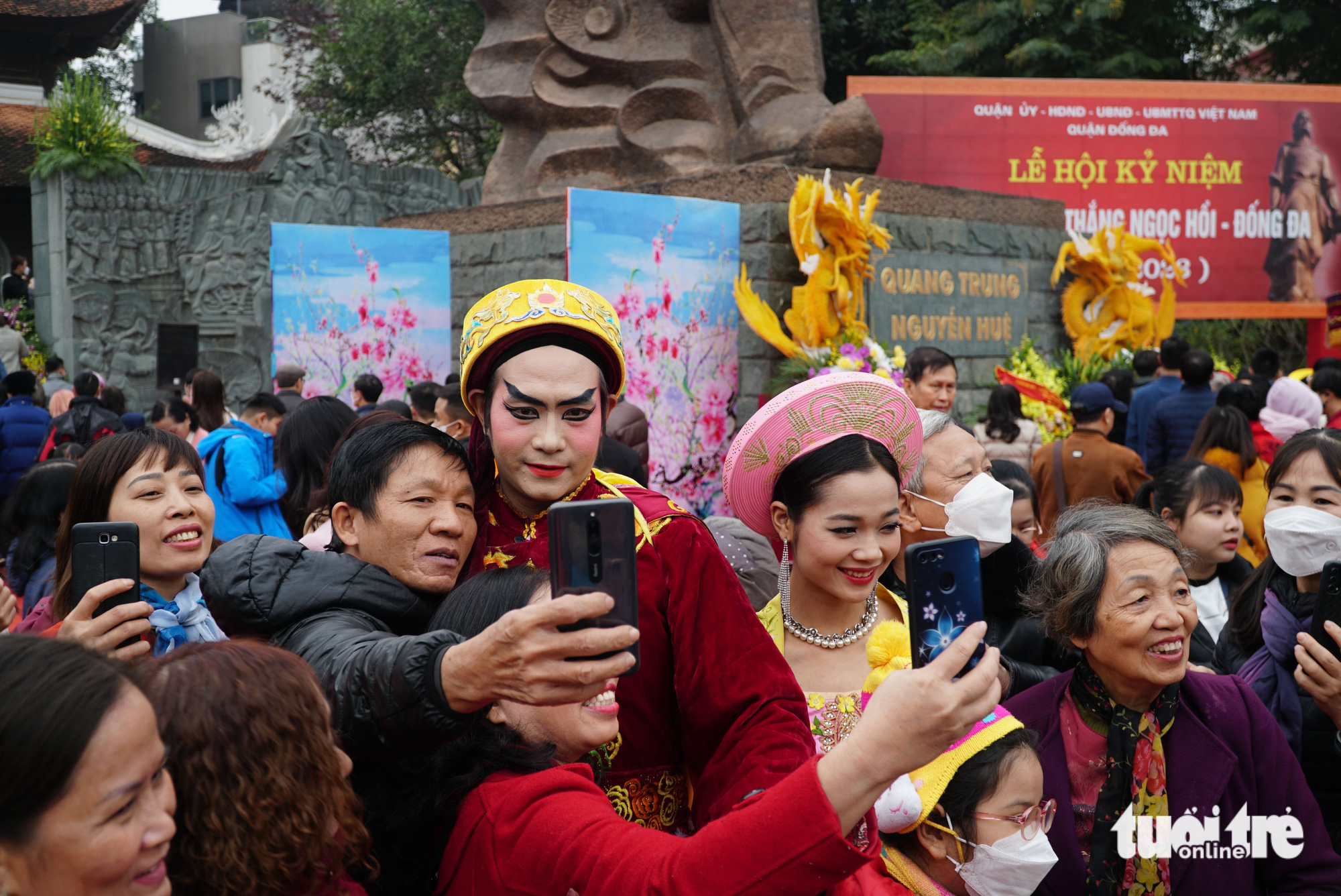 Tái hiện hình ảnh Vua Quang Trung trong lễ hội Đống Đa - Ảnh 2.