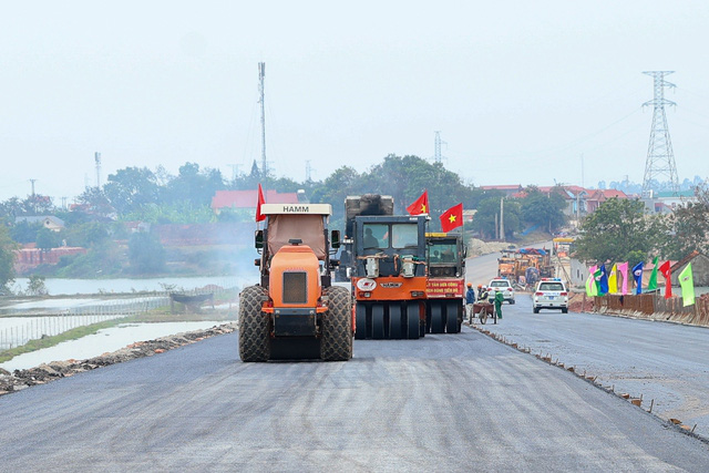 Thủ tướng: Không để dự án đội giá, xảy ra tham nhũng, tiêu cực - Ảnh 2.