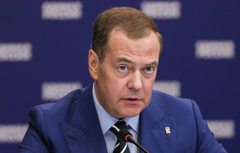 Ông Medvedev: Nếu Thế chiến 3 nổ ra, sẽ không bắt đầu từ xe tăng hay máy bay chiến đấu