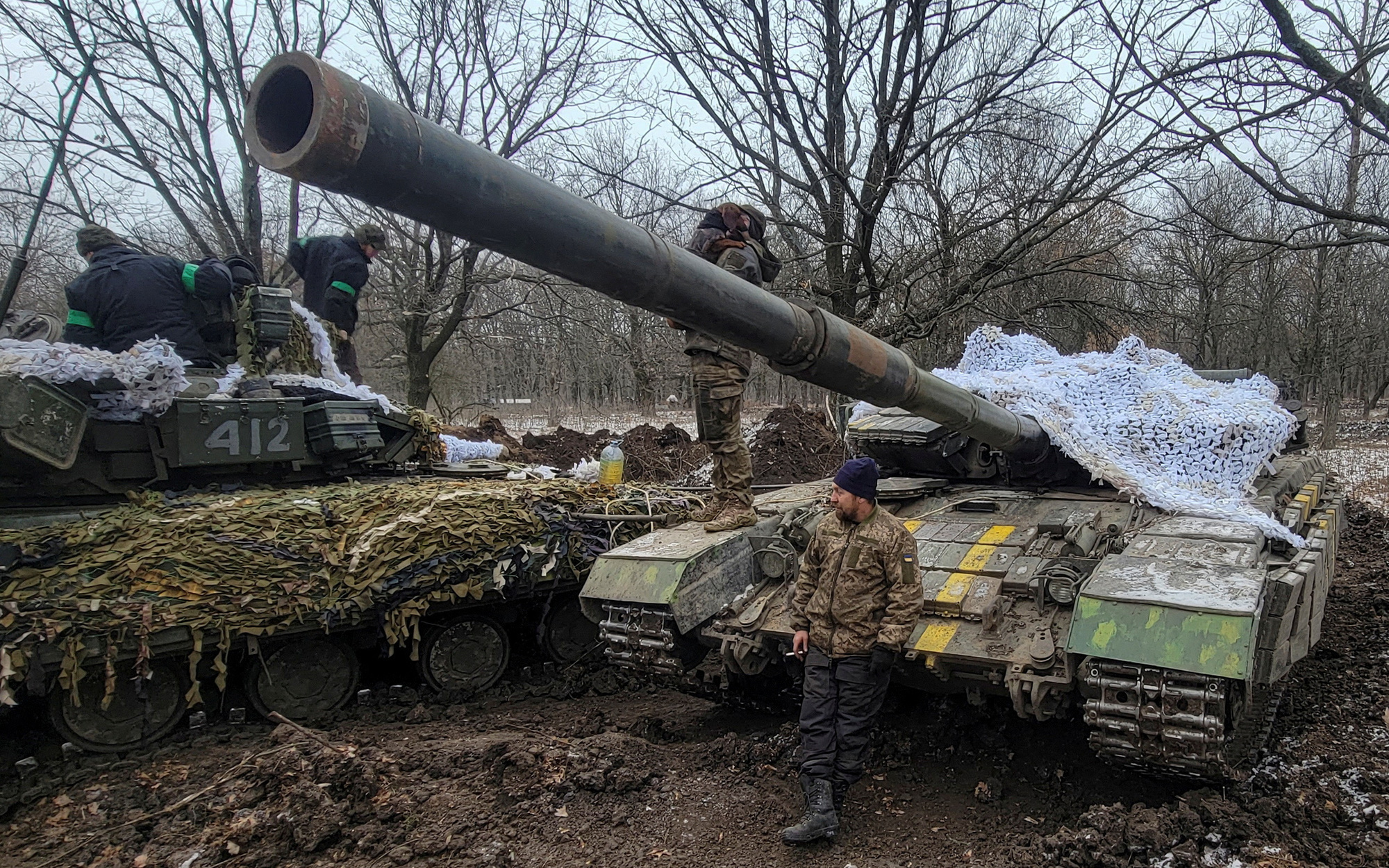 Ukraine nói sắp nhận hơn 120-140 xe tăng, riêng vụ F-16 tiếp tục gặp khó