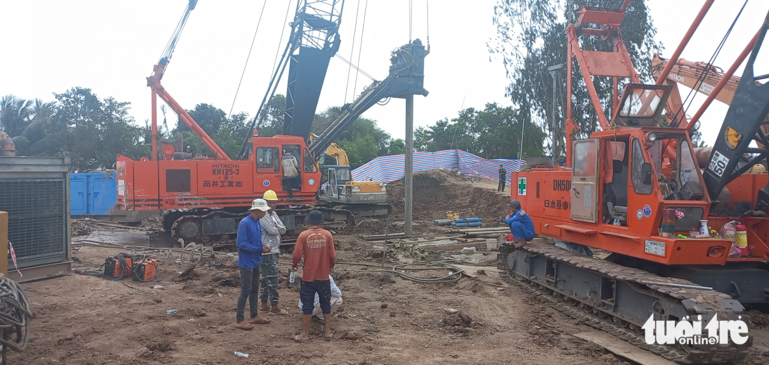 Đồng Tháp chốt phương án đưa bé trai ra khỏi ống bê tông - Ảnh 1. Đồng Tháp chốt phương án đưa bé trai ra khỏi ống bê tông - Ảnh 1.