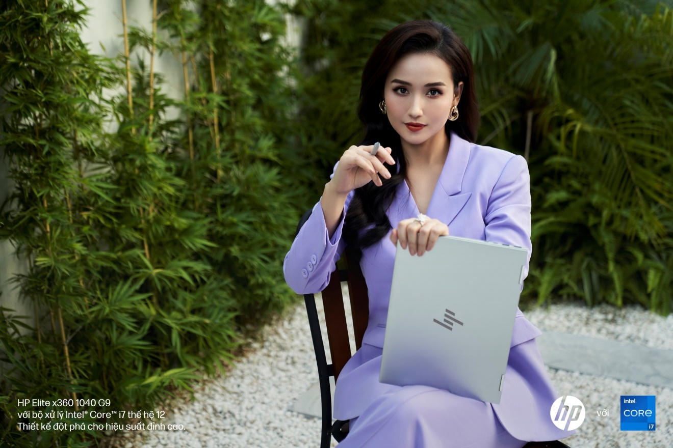 Trợ lý công nghệ hoàn thiện cuộc sống hybrid của Lã Thanh Huyền - Ảnh 1. Trợ lý công nghệ hoàn thiện cuộc sống hybrid của Lã Thanh Huyền - Ảnh 1.