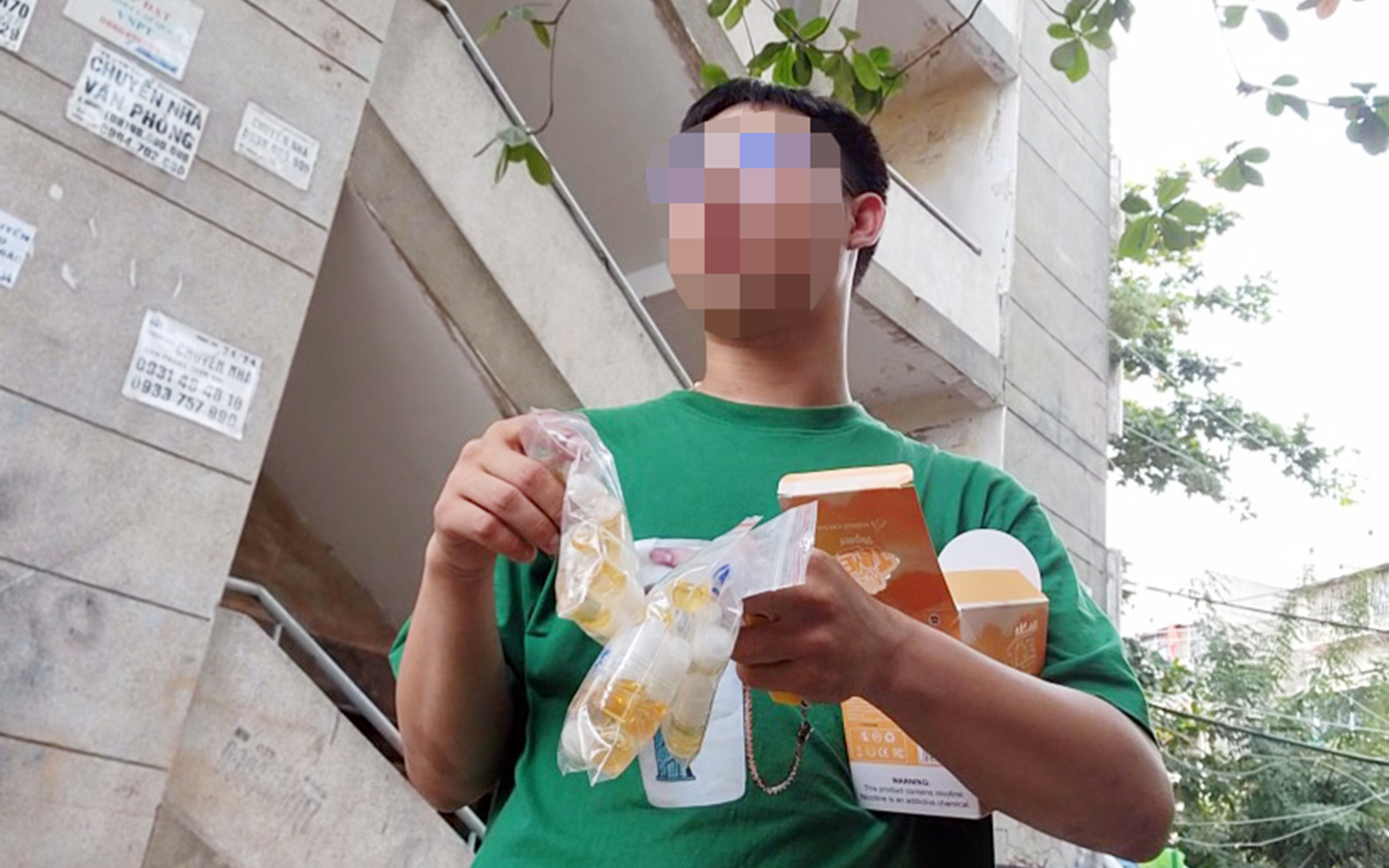 13 nghi phạm rất trẻ liên quan đường dây sản xuất, mua bán ma túy loại CBD- Ảnh 2. Quay cuồng với tinh dầu 'ma thuật' CBD