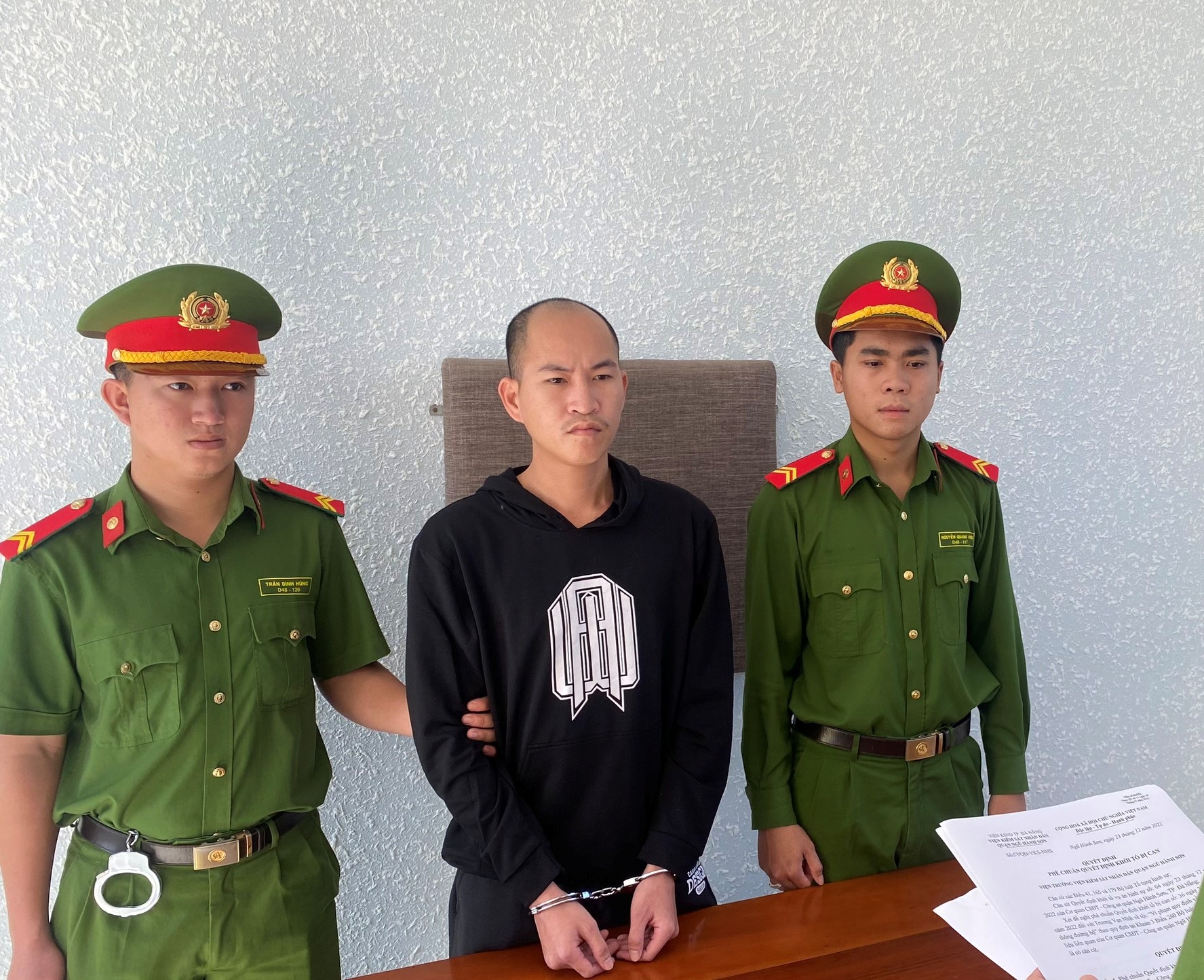 Khởi tố tài xế xe bán tải gây tai nạn khiến 3 người chết tại Đà Nẵng - Ảnh 1. Khởi tố tài xế xe bán tải gây tai nạn khiến 3 người chết tại Đà Nẵng - Ảnh 1.