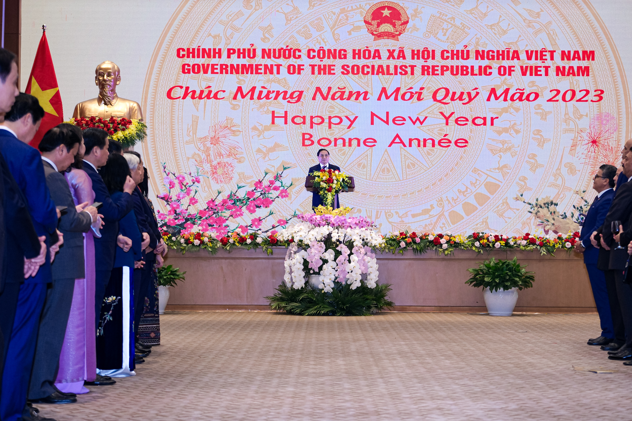 Thủ tướng Phạm Minh Chính và Phu nhân chủ trì tiệc chiêu đãi các nhà ngoại giao - Ảnh 1.