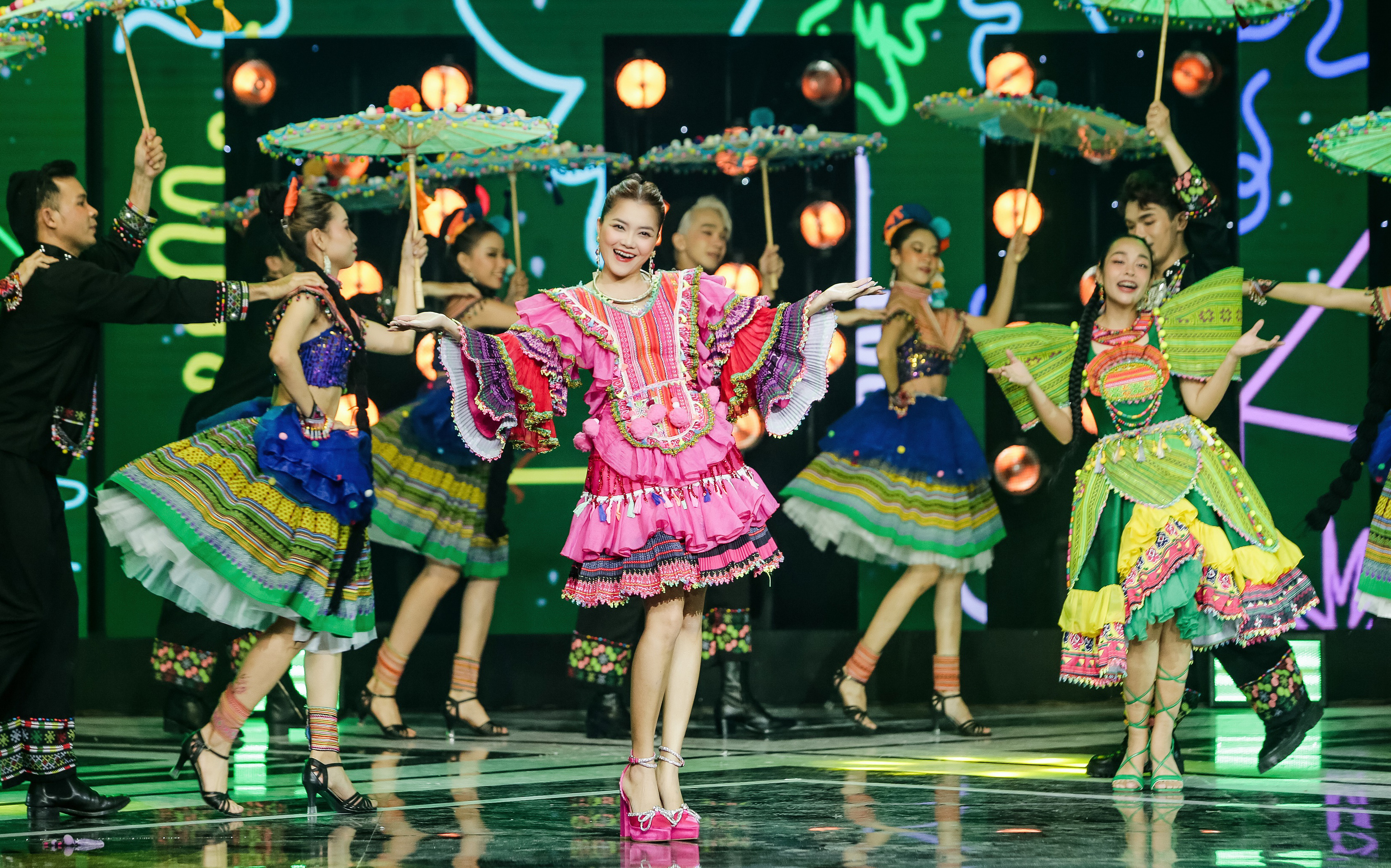Noo Phước Thịnh rủ rê về nhà dịp Tết trong Gala nhạc Việt- Ảnh 3. Gala nhạc Việt: Lưu giữ ký ức Tết Việt của nhiều thế hệ