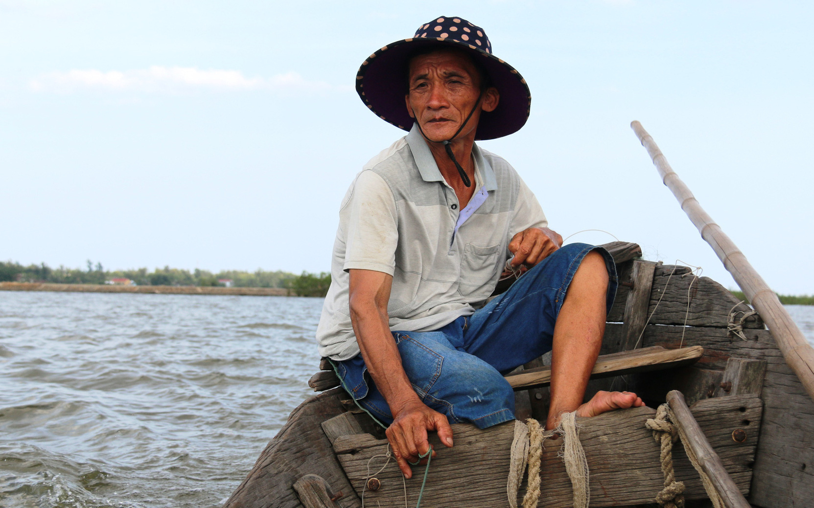 Hàng chục tàu cá Quảng Nam bị ‘ách’ tiền hỗ trợ bám biển- Ảnh 2. Đời ngư dân trên phá Tam Giang