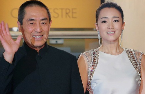 Trương Nghệ Mưu bên Củng Lợi, nữ diễn viên nổi tiếng bậc nhất trong những tác phẩm của ông - Ảnh: AP