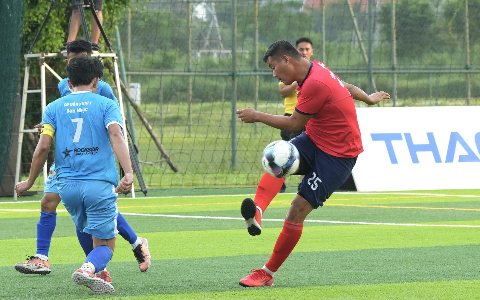 Trương Hoàng Linh lập 2 hat-trick ở Giải bóng đá công nhân toàn quốc