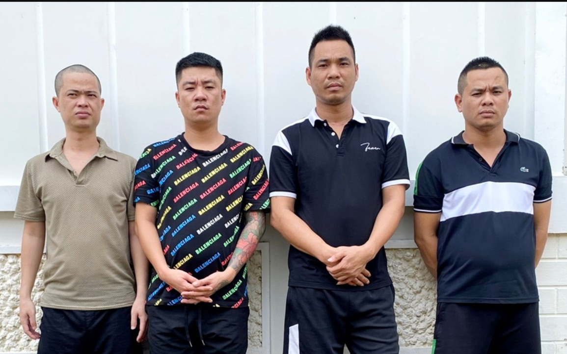 Lãi suất 360%/năm, trong 2 ngày có hơn trăm người đến vay- Ảnh 3. 4 thanh niên lập trang