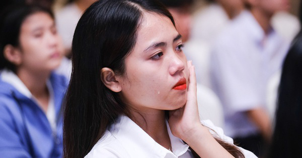 Tiếp sức đến trường khu vực Quảng Nam - Đà Nẵng: Dù khó khăn đến đâu cũng đừng bỏ cuộc