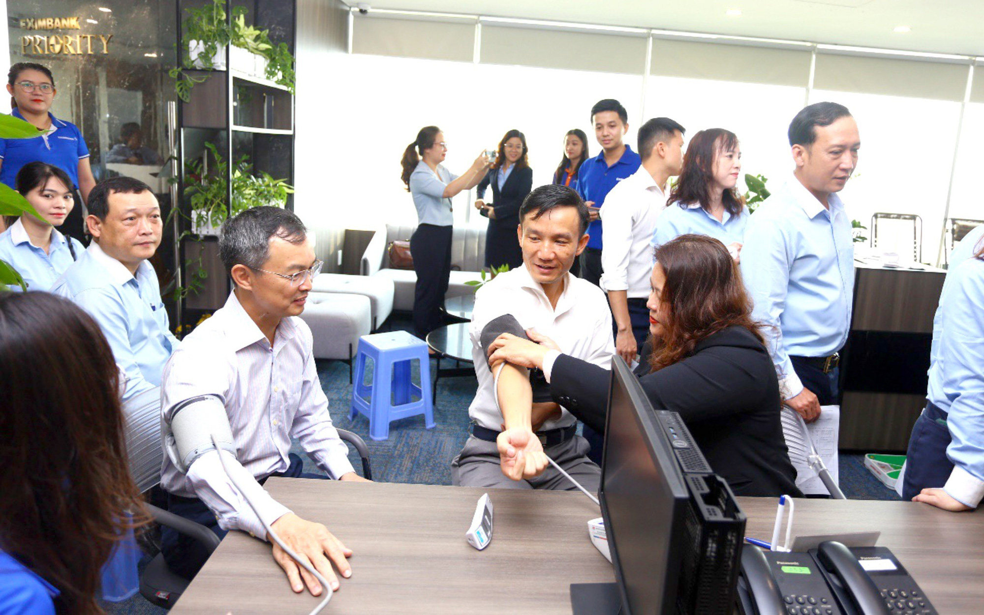 Eximbank đạt Giải thưởng ‘Fastest Growing Debit Issuers’ từ Mastercard- Ảnh 2. Eximbank tổ chức ngày hội hiến máu vì cộng đồng 2023