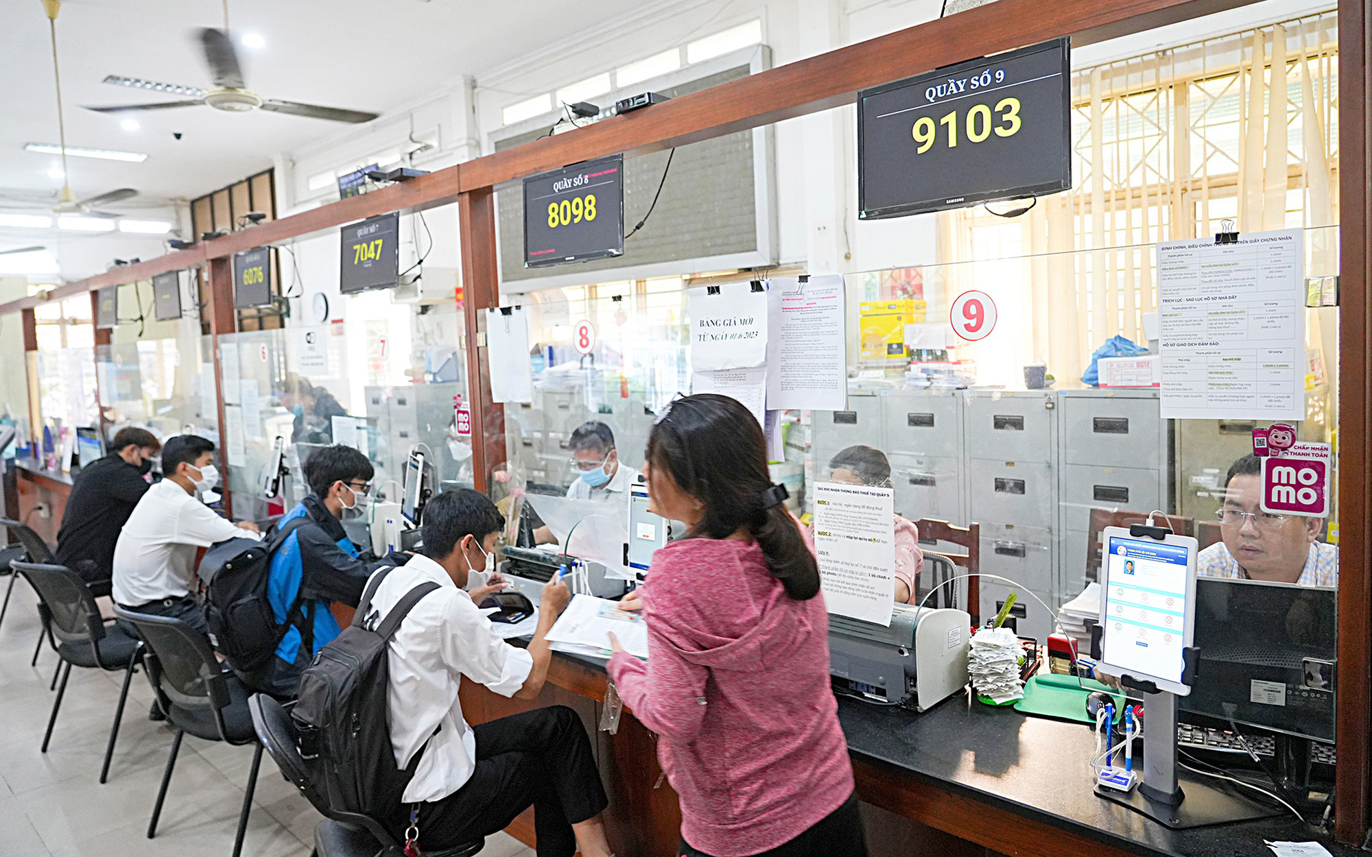 Để nền công vụ TP.HCM hiệu quả: 'Cán bộ phải muốn làm, làm được và được làm'- Ảnh 2. Đề án nền công vụ TP.HCM: Cơ chế nào ngăn những thủ tục lòng vòng?