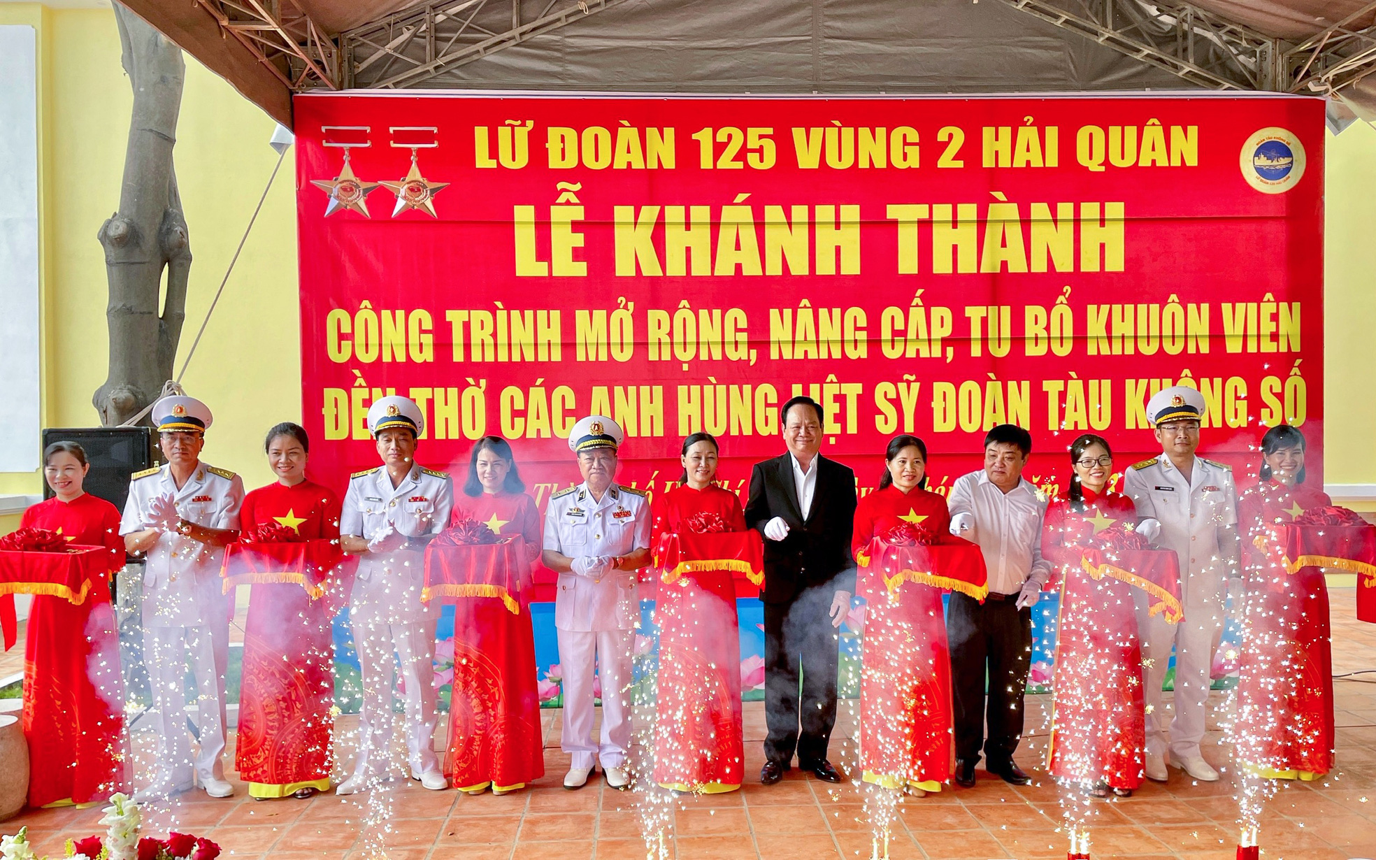 Giáo dục truyền thống từ công trình Tượng đài Anh hùng liệt sĩ Đoàn tàu không số- Ảnh 3. Lữ đoàn 125 khánh thành công trình mở rộng đền thờ các anh hùng liệt sĩ đoàn tàu không số
