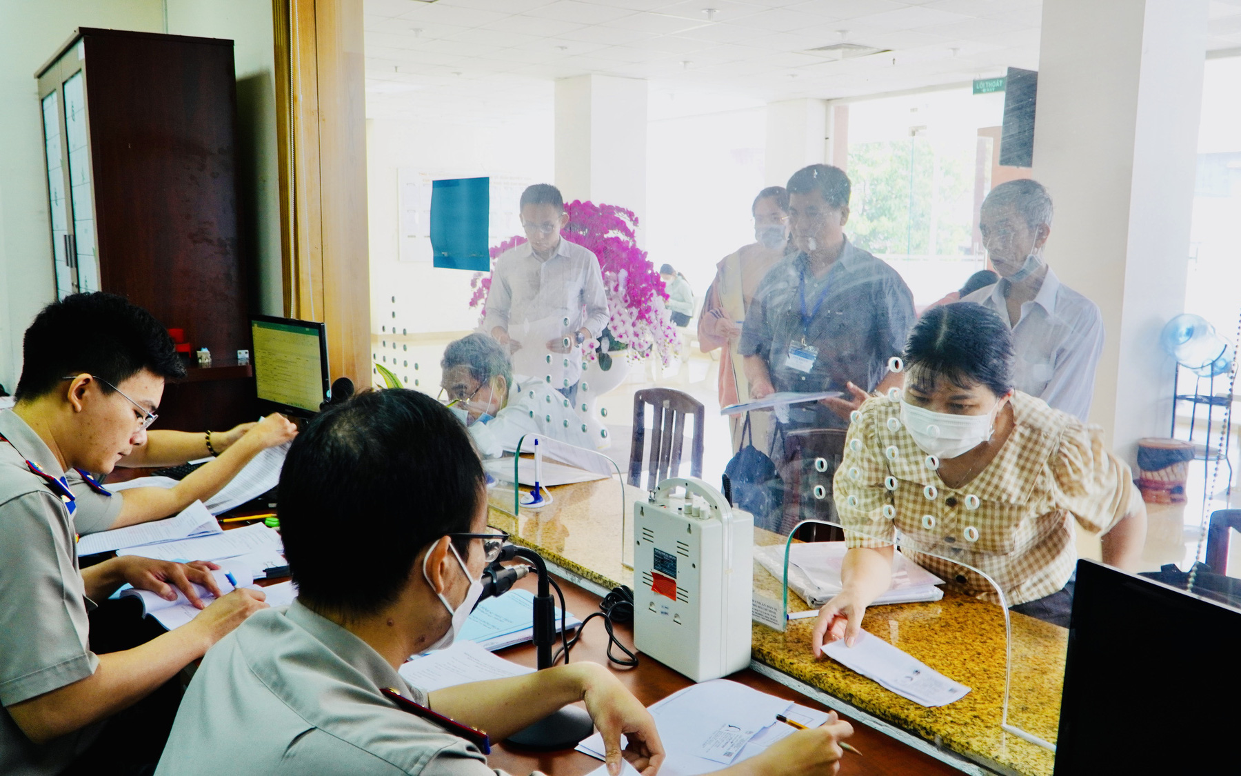 Hơn 4.000 bị hại vụ Alibaba sắp nhận 82 tỉ tiền bồi thường đợt 1- Ảnh 2. Vụ Alibaba: Cục Thi hành án dân sự TP.HCM sẽ trả tiền cho bị hại có yêu cầu thi hành án