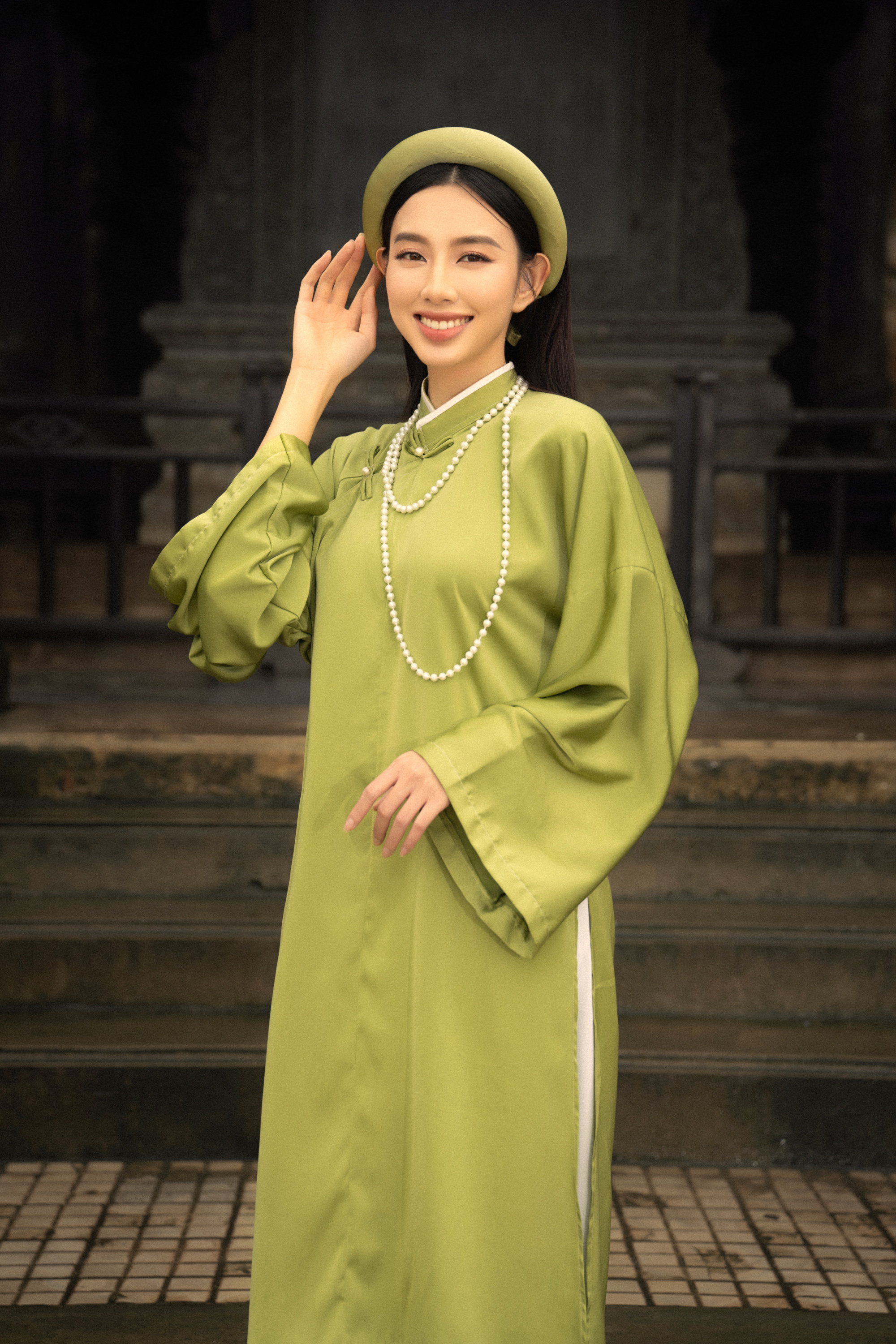 Thùy Tiên diện áo tấc, khoe nét đẹp chuẩn phụ nữ Việt
