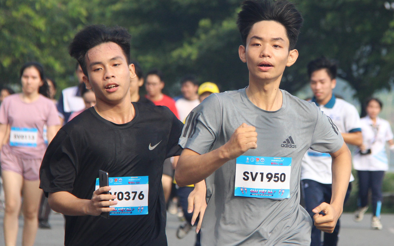 Sôi động lời chào tân sinh viên đến TP.HCM - Ảnh 3.