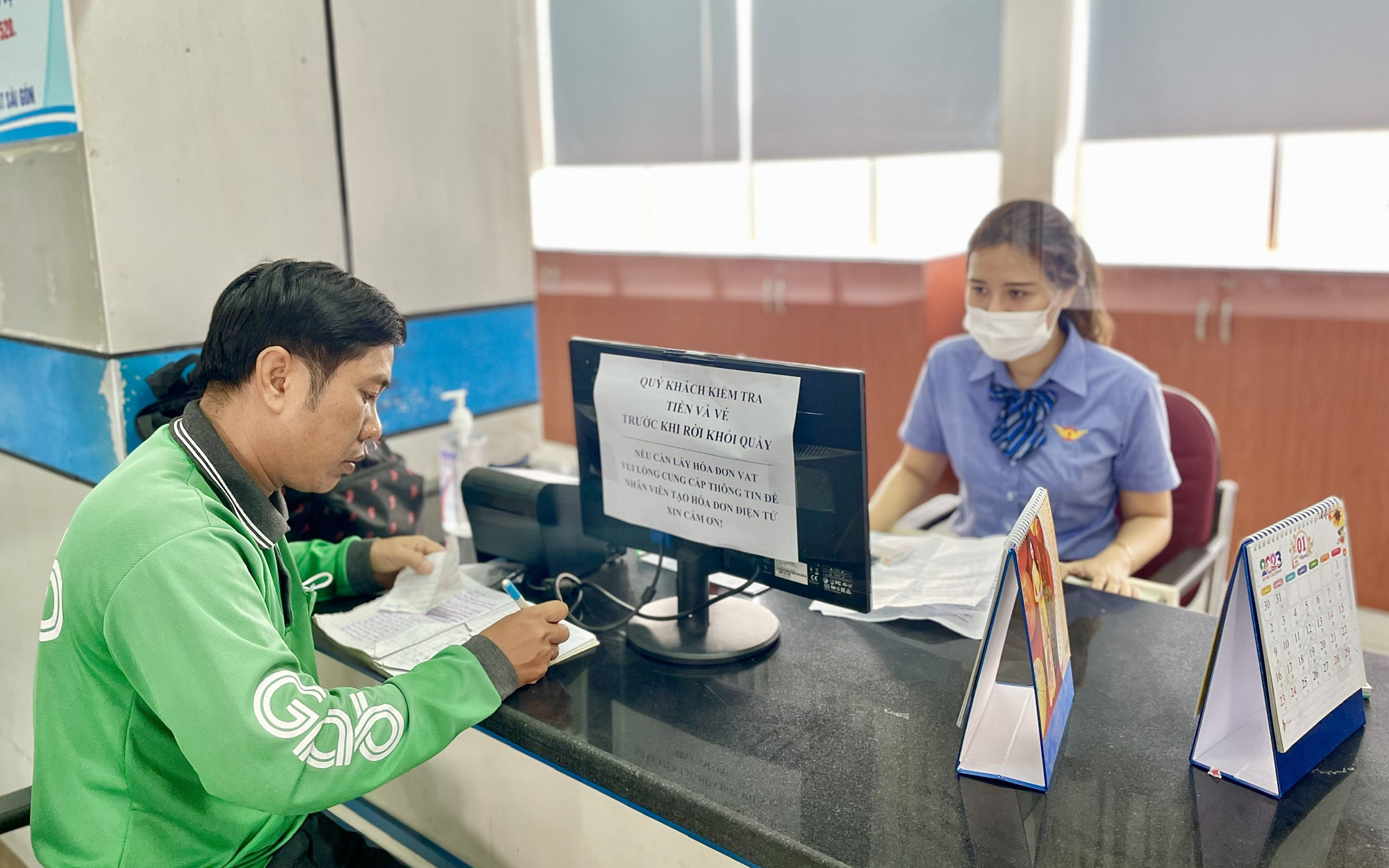 Khách đông, đường sắt tăng tàu đi Phan Thiết, Nha Trang dịp Tết dương lịch- Ảnh 2. Hơn 41.000 vé tàu Tết 2024 đã bán xong sau 3 ngày